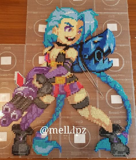 Jinx Pixel Art, Arcane Drawing, Melted Bead Crafts, Hama Art, Pokemon Perler, Easy Perler Beads, Pixel Art Pokemon, Bead Templates, Pokemon Perler Beads