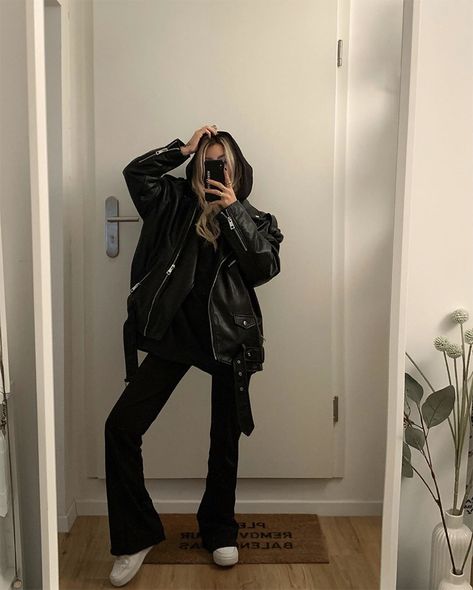 Minimalist Fashion Fall, Mode Dope, Black Clothes, Looks Black, Winter Trends, All Black Outfit, Mode Inspo, 가을 패션, Fall Fashion Trends