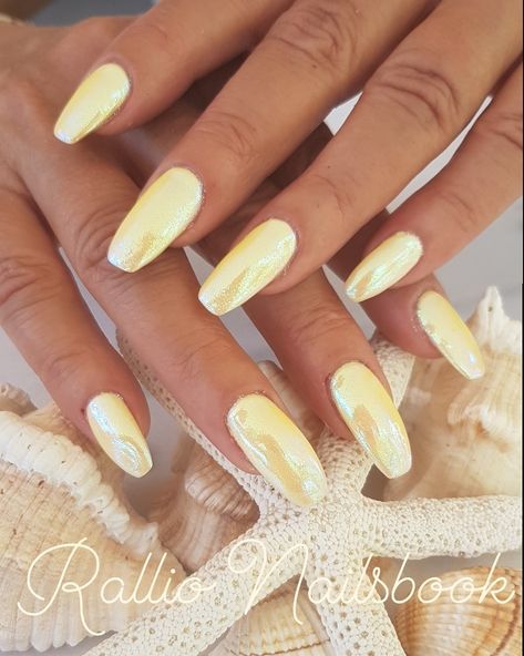 Yellow Shimmer Nails, Yellow Iridescent Nails, Yellow Nails Sparkle, Yellow Sparkle Nails, Pretty Yellow Nails, Yellow Prom Nails, Matte Yellow Nails, Yellow Glitter Nails, Light Yellow Nails