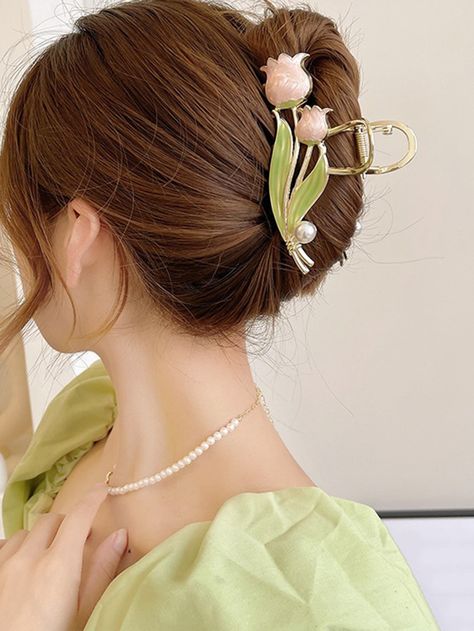 Multicolor Casual Collar Zinc Alloy Large Hair Claw Embellished Women Accessories Coque Banana, Historical Hairstyles, Flower Tulip, Wine Hair, Design Hair, Ribbon Hairstyle, Clip Hairstyles, Classic Hairstyles, Pearl Decor