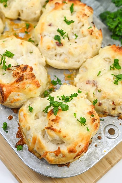 Cheesy Garlic Bites Lunch Sides, Cheese Puffs, Meatball Soup, Garlic Cheese, Cheese Cubes, Types Of Cheese, Bread Serving, Buttermilk Biscuits, Cheese Bread