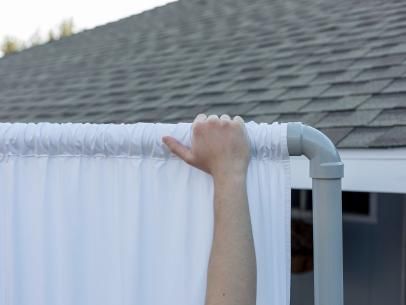 DIY PVC Pipe Privacy Screen: Distribute Fabric Gathers Diy Pool Privacy Ideas, Pool Privacy Ideas, Privacy Screen Outdoor Diy, Diy Privacy Screen, Privacy Ideas, Balcony Privacy Screen, Patio Privacy Screen, Balkon Decor, Deck Privacy