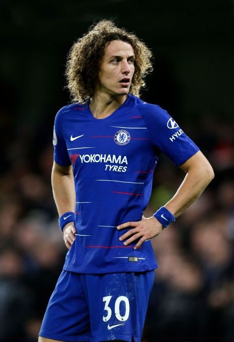 David Luiz Chelsea, Soccer Rules, Rain Wallpapers, Classic Football Shirts, European Soccer, Classic Football, Steven Gerrard, Chelsea Football Club, Soccer Guys