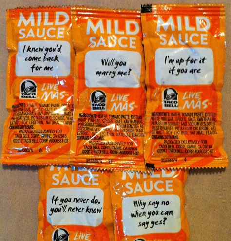 An entire conversation with Taco Bell sauce packets :) Taco Bell Sauce Packets, 2000s Food, Taco Bell Sauce, Formal Cooler, Taco Humor, 2023 Aesthetic, Food Logo, Logo Project, Food Ads