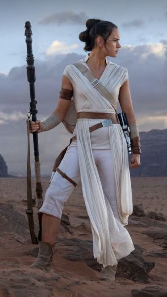 Rey Costume Diy, Star Wars Fancy Dress, Rey Star Wars Costume, Star Wars Costumes Diy, Daisy Ridley Star Wars, Disfraz Star Wars, Rey Costume, Jedi Outfit, Star Wars Halloween Costumes