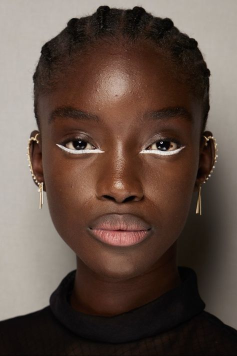 Androgynous Makeup, Futuristic Makeup, 2022 Couture, High Fashion Makeup, Alternative Makeup, Deep Skin, Spring Makeup, Perfect Brows, Beauty Shots