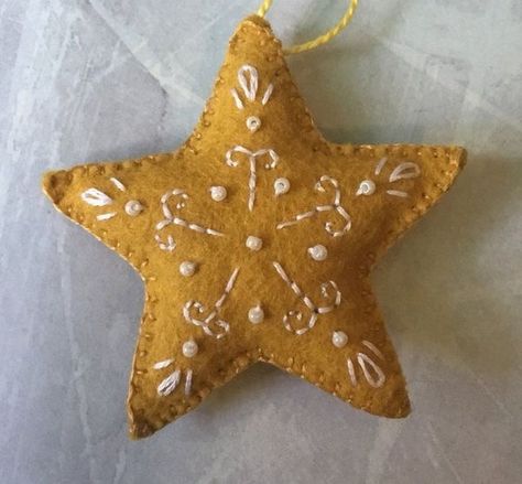 Christmas Ornaments Felt, Felt Star, Handmade Felt Ornament, Diy Christmas Garland, Felt Crafts Christmas, Star Tree, Felt Christmas Decorations, Star Christmas, Felt Christmas Ornaments