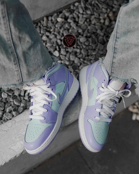 Air Jordan 1 Purple Aqua,Purple Aqua Jordan 1,Air Jordan 1 Outfit Women,Air Jordan 1 Outfit Purple Aqua Teal Jordans, Air Jordan 1 Mid Purple, Jordan 1 Mid Purple, Jordan 1 Blue, Teal Nikes, Fresh Shoes, Blue Nike, Air Jordan 1 Mid, Jordan 1 Mid