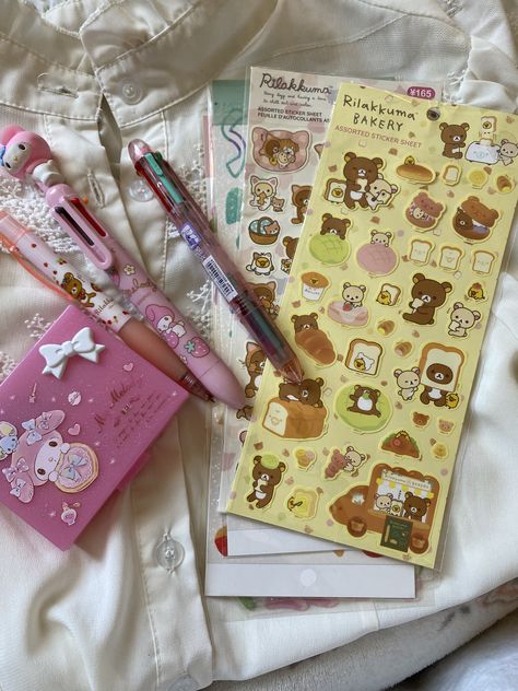 Sanrio Things To Buy, Sanrio Supplies, Sanrio School Supplies, Cutecore Stationery, Sanrio Stationary, Sanrio Stationary Aesthetic, My Melody Stationery, Stationary Cute, Sanrio Mechanical Pencils