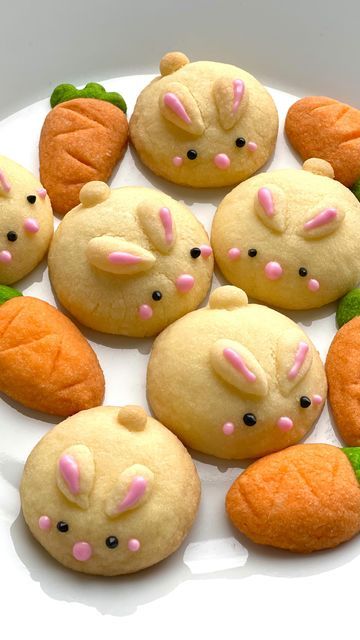 Cupid Crunch, Diy Truffles, Easter Bakes, Garden Cupcakes, Kawaii Cookies, Cookie Recipes Decorating, Unicorn Desserts, German Cookies, Cute Bakery