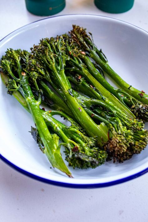 Unleash the incredible flavours of oven roasted tenderstem broccoli. This healthy and delicious side is so easy to make, requires minimal effort and can be served in many different ways to complement your meals. You won't want to boil it again once you've tried it and the many variations! Roasted Tenderstem Broccoli, Tenderstem Broccoli Recipe, Broccoli Oven, Tenderstem Broccoli, Vegetable Side, Broccoli Recipes, Oven Roast, Yummy Sides, Vegetable Side Dishes