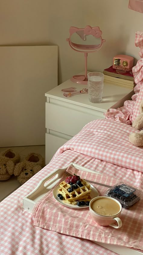 Dorm Room Asthetics, Barbie Pink Aesthetic, Aesthetic Everything, Barbie Bedroom, Ruffle Duvet Cover, Barbie Aesthetic, Silk Sheets, Chic Bedding, Dekorasi Kamar Tidur