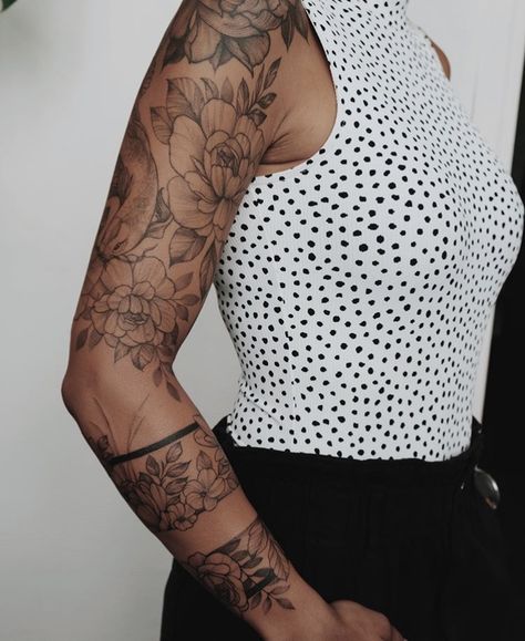 Arm Sleeve Tattoos For Women, Wrap Tattoo, Feminine Tattoo Sleeves, Tattoos For Women Half Sleeve, Floral Tattoo Sleeve, Arm Sleeve Tattoos, Sleeve Tattoos For Women, Elegant Tattoos, Half Sleeve Tattoo