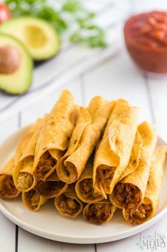 Easy Chicken Taquitos, Homemade Chicken Taquitos, How To Make Taquitos, Shredded Chicken Crockpot, Taquitos Recipe, Fresh Meals, Chicken Taquitos, Ground Chicken Recipes, Family Fresh Meals