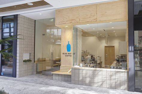 at 10250 Santa Monica Blvd. 90067 For more info, please visit Blue Bottle Coffee All photography by Yoshihiro Makino Japanese Coffee Shop, Guiyang, Architecture Restaurant, Small Cafe Design, Blue Bottle Coffee, Design Café, Cafe Shop Design, Coffee Shops Interior, Coffee Store