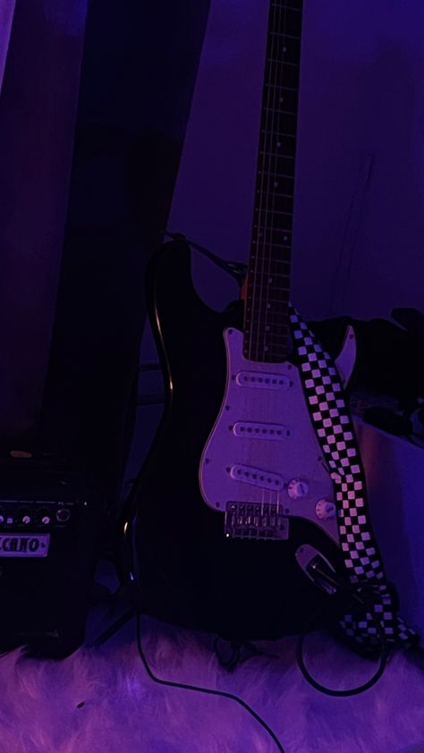 Cool Electric Guitar Wallpapers, Eletric Gutair Aesthetic Wallpaper, Purple Guitar Aesthetic Wallpaper, Purple Electric Guitar Aesthetic, Electric Guitar Wallpaper Iphone, Guitar With Stickers Aesthetic, Gutair Wallpaper, Purple Guitar Aesthetic, Guitar Wallpaper Aesthetic