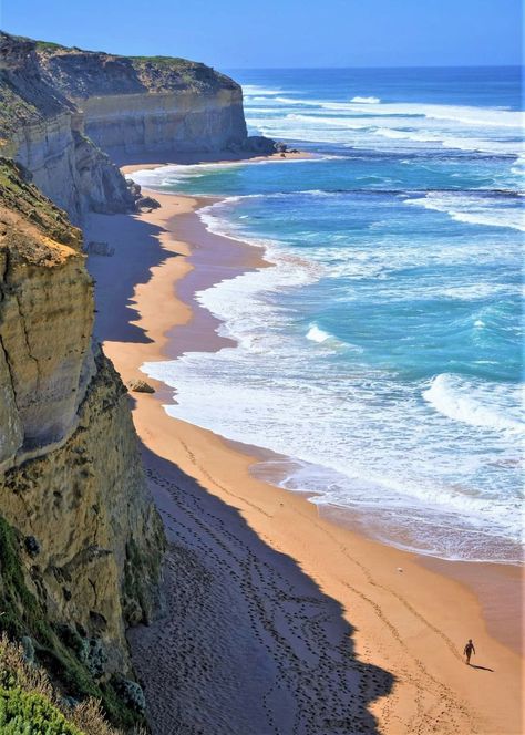 View from Great Ocean Road, Victoria, Australia Great Ocean Road Australia, Ocean Road Australia, Australia Landscape, Great Ocean Road, Beach Rocks, Beautiful Wallpapers Backgrounds, Beautiful Ocean, Countries Around The World, Beach View