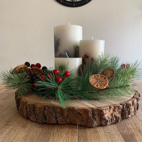 #diy #christmas #centerpieces #yule #yulelog Diy Yule Log Centerpiece, Yule Logs Centerpiece, Wood Slice Christmas Centerpiece, Wood Centerpieces Christmas, Yule Log Decoration Ideas, Yule Table Decorations, Yule Log Diy, Yule Centerpiece, Log Slice Centerpiece