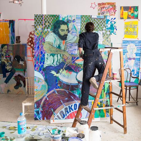 Hope Gangloff’s portraits fuse intimacy and fine art. Here we see Gandolff working on a portrait (courtesy Vogue Magazine). Hope Gangloff Paintings, Hope Gangloff, Art Pictures Ideas, Architecture Paintings, Kunst Inspo, Art Spatial, Art Studio Space, Nyc Artist, Artist Aesthetic