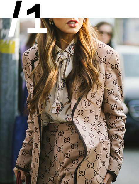 Gucci Suit, Woman In Suit, Office Clothes, Puff Dress, Woman Suit Fashion, Business Style, Classy Fashion, Gucci Fashion, Baby Dragon