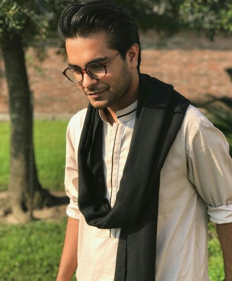 Asim Azhar, Pajama Men, Kurta Pajama Men, Pakistani Actors, Hania Amir, Pakistani Celebrities, Celebrity Caricatures, I Like Him, Kurta Pajama