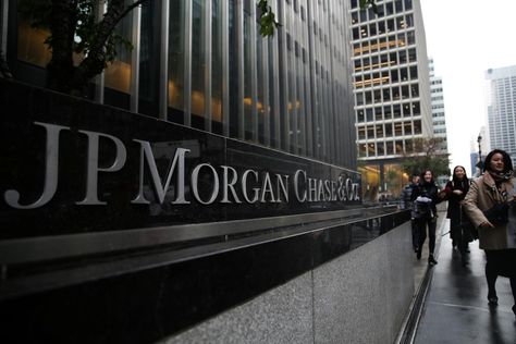 Banks reap $1 billion from U.S. mortgage bond trading boom - Reuters Banker Aesthetic, Jp Morgan Chase, Jpmorgan Chase & Co, Investment Banker, Jp Morgan, Civil Lawsuit, Chase Bank, Goldman Sachs, Crypto News