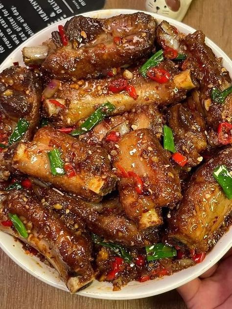 Lorelie Espedilla Mexican Asian Fusion Food, Luxury Food Expensive, Asian Feast, Chinese Food At Home, Garlic Ribs, Spare Ribs Recipe, Delicious Food Recipes, Food At Home, Ribs Recipe