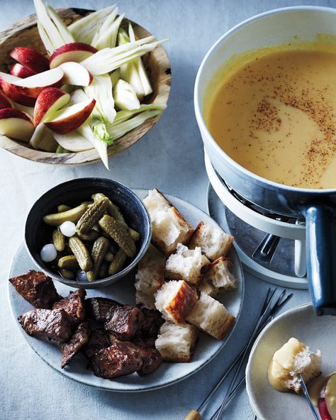 Steak Fondue, Fondue Night, Pan Seared Steak, Fondue Party, Fondue Recipes, Lobster Bisque, Seared Steak, Cheese Dishes, Steak Recipe