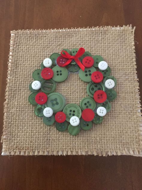 Wreath Button Christmas Art, Crafts Using Buttons, Christmas Button Art, Christmas Button Crafts, Button Wreath, Buttons Crafts Diy, Button Ornaments, Button Craft, Michaels Craft