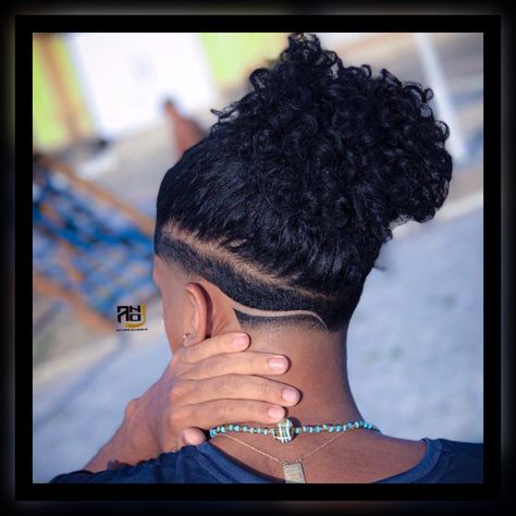 Stud Undercut Long Hair, Undercut Designs For Women, Undercut Natural Hair, Taper Fade Long Hair, Long Hair Fade, Boys Haircuts Curly Hair, Taper Fade Short Hair, Fade Haircut Designs, Waves Hairstyle Men