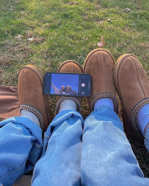 Matching Couple Shoes, Matching Shoes For Couples, Better Man Taylor Swift, Couple Shoes Matching, Bae Watch, Couple Pic, Friend Activities, Matching Shoes, Couple Shoes