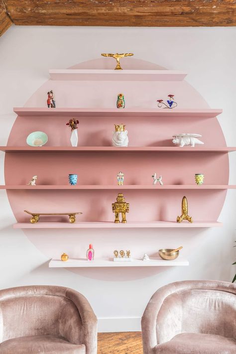 FINALLY A DIY ANYONE WITH A PAINT BRUSH CAN DO: A SERIES OF THE BEST PAINT IDEAS ON THE INTERNET | Emily Henderson #diy #homedesign #paintcolors Pink Bookshelf, Farmhouse Side Table, Deco Rose, Cute Dorm Rooms, 카페 인테리어 디자인, Diy Casa, Bilik Tidur, غرفة ملابس, Bohol