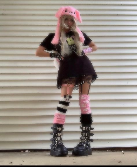 Bunny Hat Alt, Pastel Punk Outfits, Pink Alt, 2020 Alt, Pastel Goth Outfits, Goth Kawaii, Alt Clothes, Egirl Outfits, Alt Goth