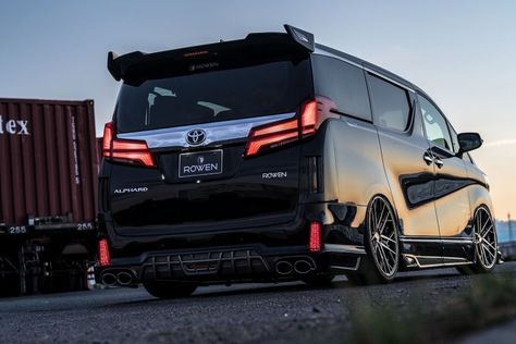 2018 Toyota Alphard with Rowen bodykit looks wild Image #851152 Toyota Alphard 2022, Kei Cars, Toyota Vellfire, Bts Dance, Kei Car, Bts Dance Practice, Toyota Alphard, Automotive News, Minivan