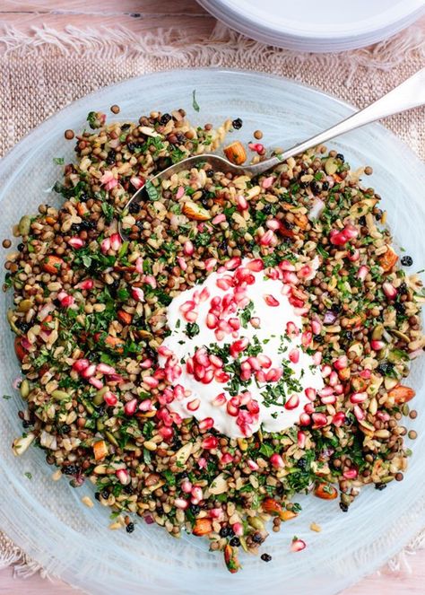 Legume Recipes, Pomegranate Recipes Salad, Bean Dishes, Night Dinner Recipes, Super Salads, Split Peas, Pomegranate Salad, Farro Salad, Grain Salad