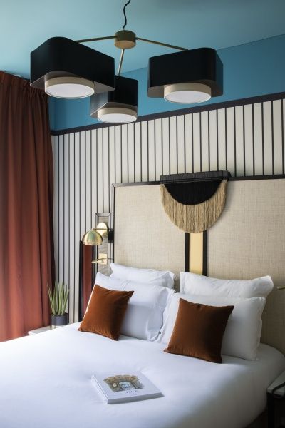 CAROUSEL Contemporary Art Deco, Art Deco Bedroom, Hospital Furniture, Hotel Furniture, Design Del Prodotto, Hotel Decor, Hospitality Design, Interior Deco, Suspension Lamp