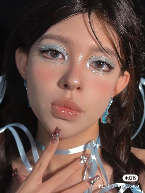 Denim Blue Makeup, Ice Blue Eye Makeup, Light Blue Concert Outfit, Blue Makeup With Rhinestones, Light Blue Douyin Makeup, Blue Glitter Makeup Looks, Cinnamoroll Makeup Look, Denim Makeup Look, Y2k Makeup Blue