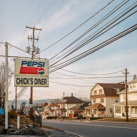 Americana Aesthetic, Small Town Living, Midwest Emo, Small Town America, Medium Format Camera, Small Town Life, American Gothic, Random Thoughts, American Cities