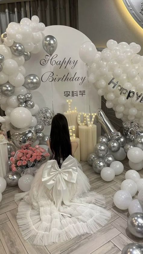 Luxury Birthday Party Decorations, Debut Theme Ideas 18th Simple, Debut Decorations, Debut Theme Ideas, Debut Theme, Happy Birthday Icons, Sweet 17, Disco Party Decorations, Long Blazer Jacket