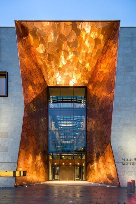 Turkish Embassy in Berlin,© Bernardette Grimmenstein Contemporary Lobby, Minimalist Lamps, Architecture Art Nouveau, House Contemporary, Facade Lighting, Santiago Calatrava, Lighting Bedroom, Entrance Design, Building Facade