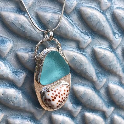 Beautiful English Seaglass found by @seaglassgamster and A broken bit of a Hawaiian flea cone shell found by me combined to make this… Broken Shell Jewelry, Sea Glass Crafts Jewellery, Silver Smithing, Cone Shell, Raw Stone Jewelry, Treasure Jewelry, Sea Jewelry, Indie Jewelry, Portfolio Ideas