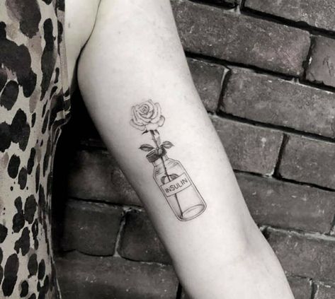 Insulin Vial Tattoo, Insulin Bottle With Flowers Tattoo, Insulin Bottle Tattoo, Insulin Tattoo, Type 1 Tattoo Ideas For Moms, Tattoo Ideas For Diabetics, Insulin Dependent Tattoo, T1d Tattoo, Medical Alert Tattoo