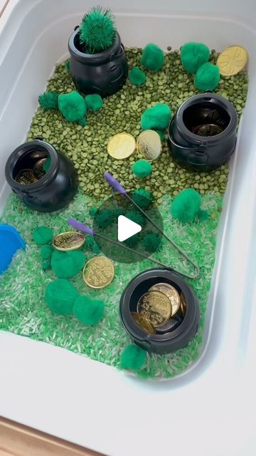 Valarie on Instagram: "St. Patricks Day themed sensory bin ☘️ #stpatricksday #stpatricks #marchtheme #sensorybin #sahm #stayathomemom #sensory #play #toddlermom #toddlerplay #montessori" Split Pea Sensory Bin, St Patricks Day Sensory Play, At Patrick’s Sensory Bin, St Patrick’s Day Sensory Bottle, Scented Rice Sensory Bin, March Themes, Toddler Mom, Toddler Play, Sensory Bins