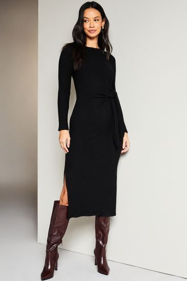 Midi Black Dress Outfit, Long Black Boots Outfit, Long Dress With Boots, Midi Dress With Boots, Dress With Black Boots, Long Sleeve Dress Outfit, Long Winter Dresses, Long Boots Outfit, Black Tie Event Dresses