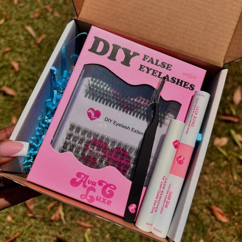 🚨 Our new DIY Lash Kits are finally available now! 🚨 Every kit comes with a free makeup bag. This is a limited release, so hurry—we only have a few available! ⏳✨ #diylashextensions #lashclusters Creative Lash Packaging Ideas, Lash Packaging Ideas, Lash Packaging, Diy Lash Extensions, For Lash, Packaging Ideas, Natural Lashes, Free Makeup, Gift Baskets