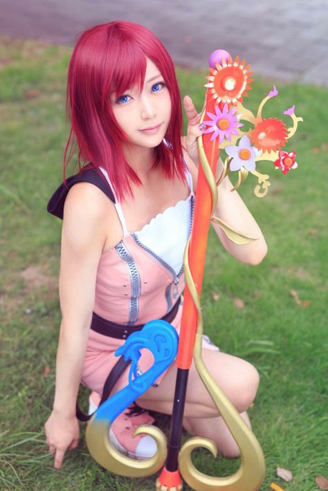 Kingdom Hearts Kairi, Kairi Cosplay, Manga Costume, Disney Photoshoot, Kairi Kingdom Hearts, Kingdom Hearts Cosplay, Sora And Kairi, Expo Ideas, Kingdom Hearts Games