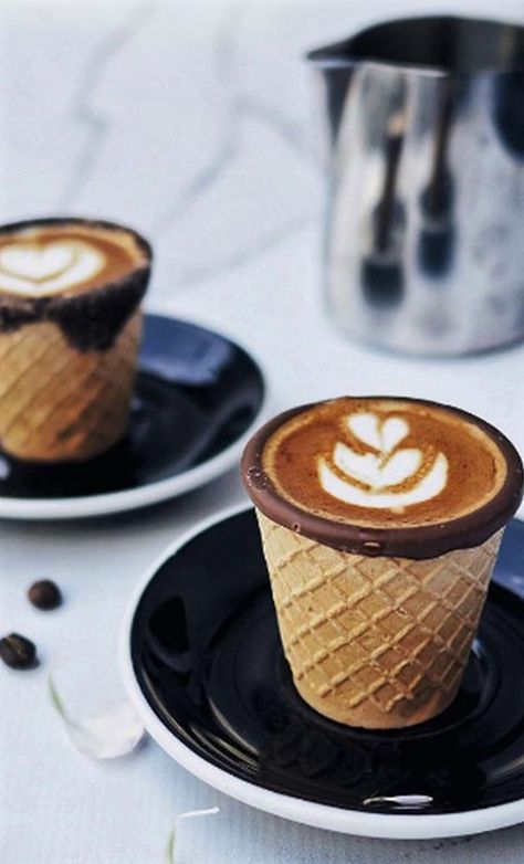 Coffee In A Cone, Chocolate Waffles, Slow Cooker Desserts, Coffee Serving, Tasting Table, Food Trucks, Coffee Cafe, Latte Art, Dr Who