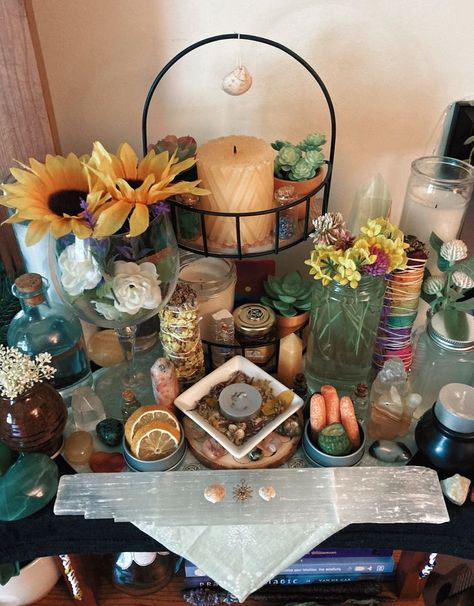 Litha Altar Decorations, Summer Solstice Altar Ideas, Litha Altar Summer Solstice, Litha Altar Ideas, Summer Solstice Altar, Litha Decor, Litha Crafts, Litha 2024, Alter Ideas Spiritual