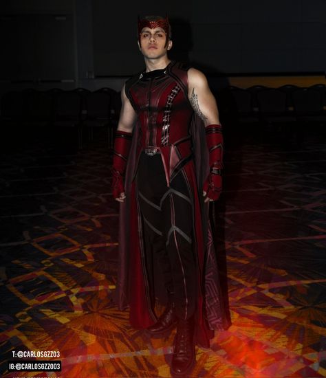 Scarlet Witch Genderbend, Scarlet Witch Costume Design, Mens Masquerade Costume, Scarlet Witch Halloween, Marvel Witches, Genderbend Cosplay, Halloween Ideias, Witch Comic, Gay Costume