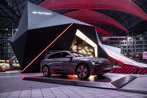 Etron Audi, Car Expo, Car Launch, German Market, Car Showroom Design, Munich Airport, Audi E Tron, Electric Suv, Mall Design